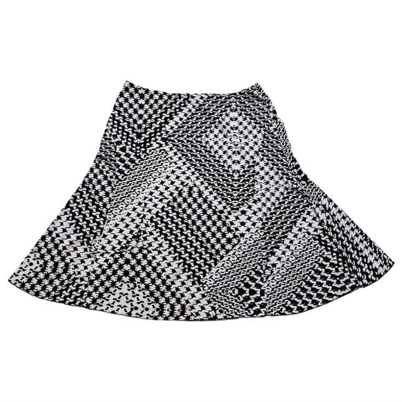 Passports Black and White Elastic Waist Flowy Skirt Large - Picture 4 of 8